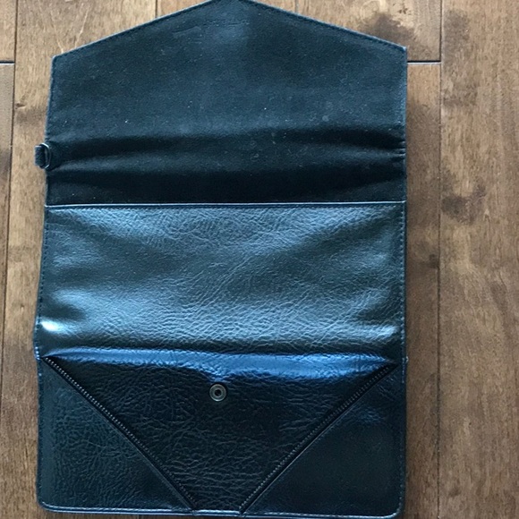 Matt & Nat Vegan Leather Wallet - Picture 5 of 8